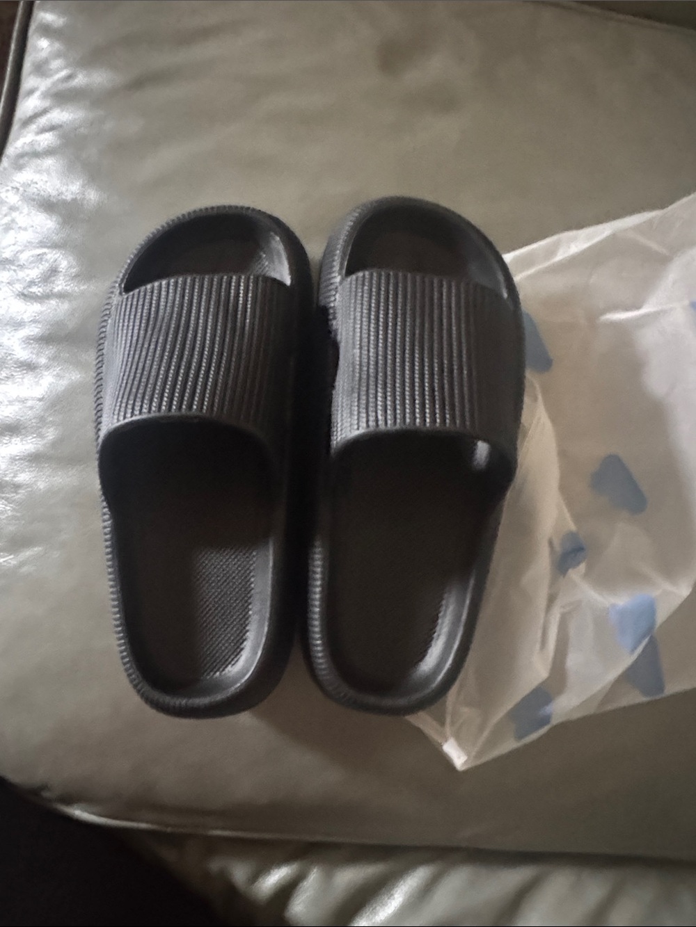 The Cloudies Black Slip-On  Slides size 36-37